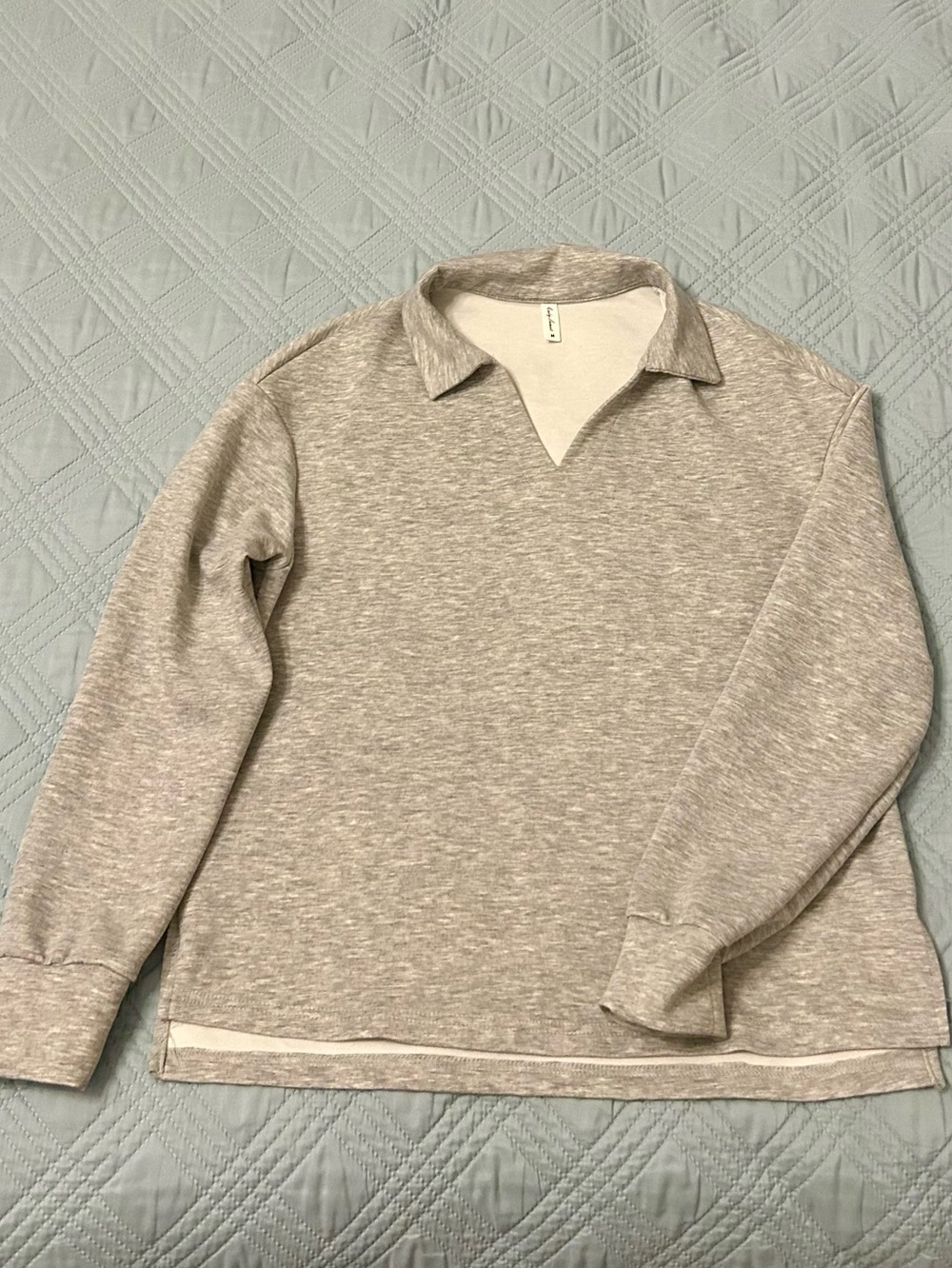 Women’s Light Gray Sweatshirt, Size Medium, NWOT